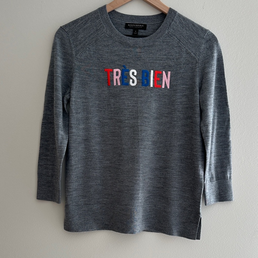 NWOT Banana Republic Gray Knit with Colorful Embroidery